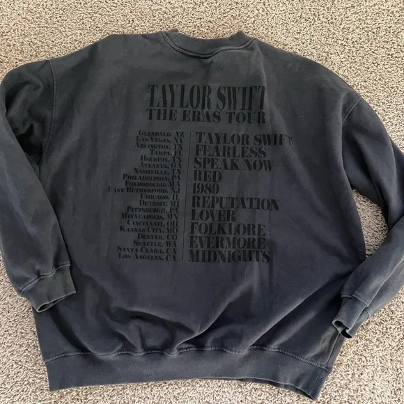 Taylor Swift Eras Tour concert Crewneck sweatshirt XL - Picture 2 of 3
